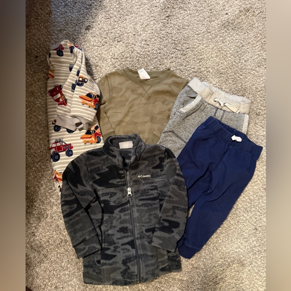 Baby boys 5 piece lot of clothes 18-24mo